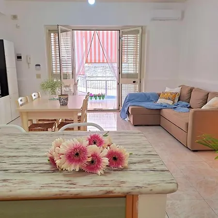 Ambra Apartment *